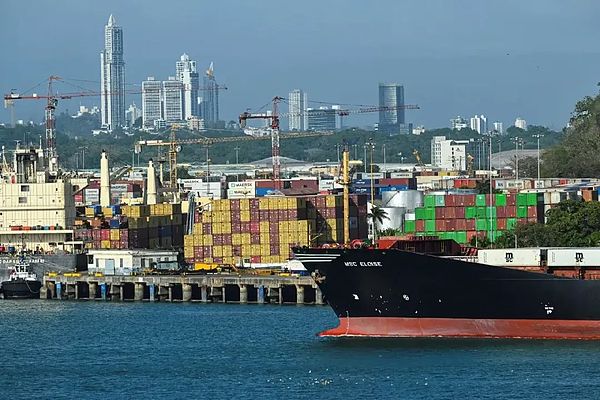 地下美元经济暗流涌动：新兴市场如何玩转稳定币套利游戏
