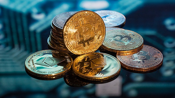 大资金暗流涌动：鲸鱼们为何对LINK情有独钟？